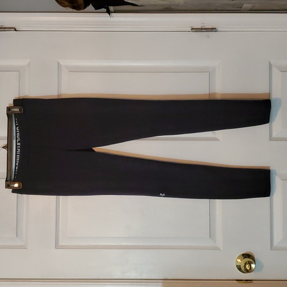 Under Armour womens black leggings Medium